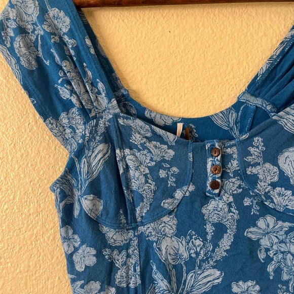 Free People Vanessa floral tank in blue - Picture 2 of 6
